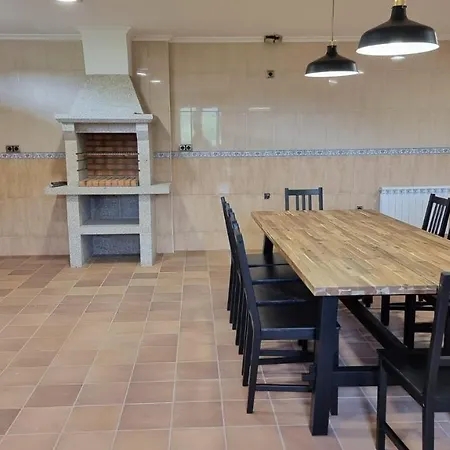 De Lujo Con Piscina En Rias Baixas Holiday home Meis